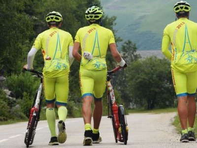 Do kapsiček cyklistického dresu se toho vejde opravdu dost