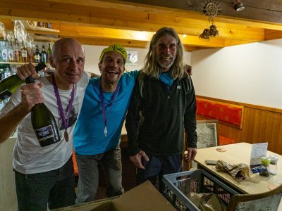 Miloš, Karel a Jelen