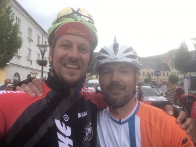 Předstartovní selfie - Vašek Liška s Martinem Komárem - zakladatelem klubu Koloběžkáři Pardubice
