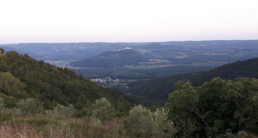 U Oprtalj - směr Motovun
