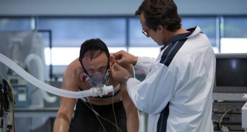 Z filmu The Program: Pád legendy, doporučuji shlédnout, pokud se člověk chce svědomitě připravit na MS
