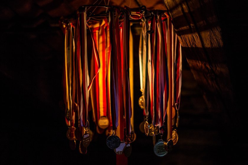 Klasické stínítko lampy z medailí Ultimy