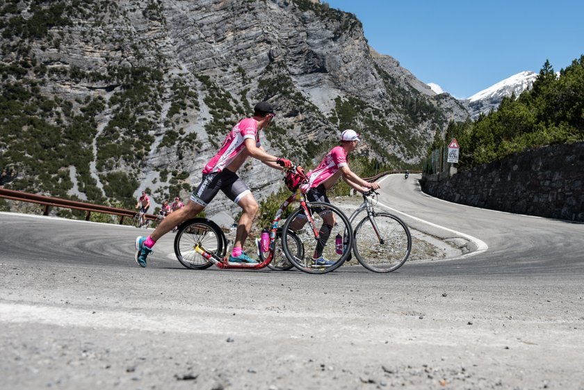 Expedice jako Giro na koloběžce proslavili stroj Kickbike Race MAX 20