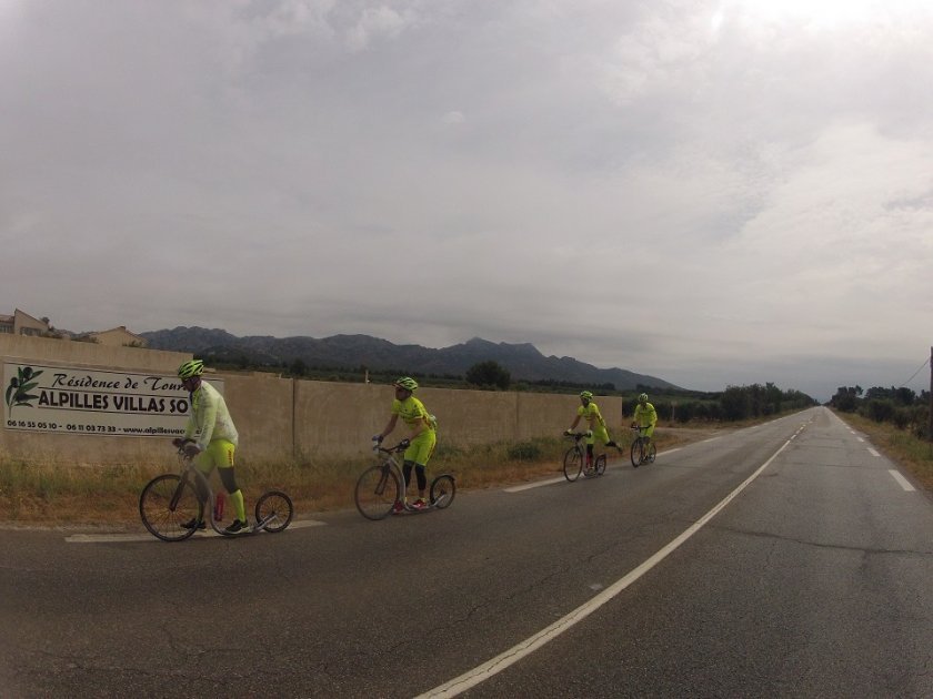 Jarda na pokraji smrti na čele pelotonu na cestě do Montpellier